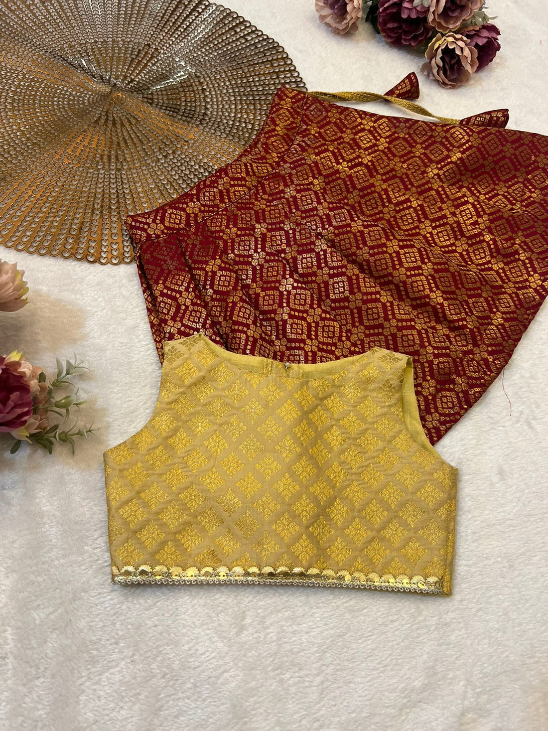 AMARA MAROON GOLD MINIPATTU